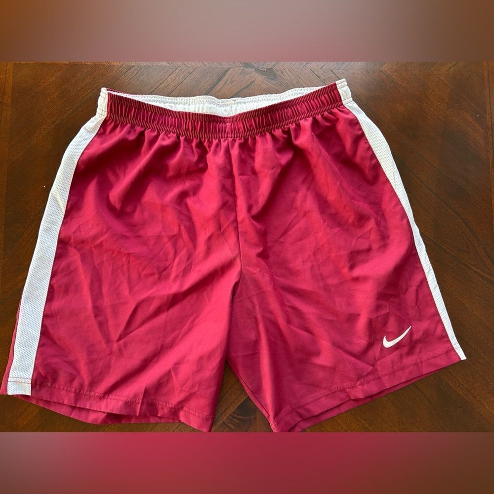Nike boy  Red Athletic Shorts size XL